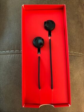 Peloton Black Earbud Headphones with Flat Cable